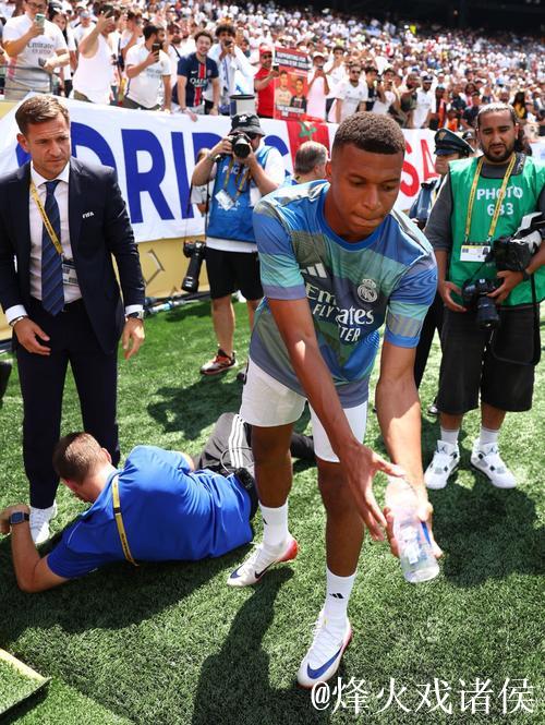 姆巴佩因伤缺阵 皇马主场再遭曼城击败